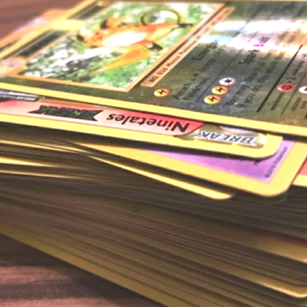 100 POKEMON CARDS